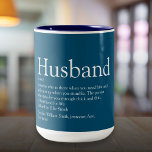 Taza Bicolor La mejor definición de marido de la historia del m<br><div class="desc">Personalice a su esposo especial para que cree un regalo único para cumpleaños,  aniversarios,  bodas,  Navidades o cualquier día que quiera mostrar lo que significa para usted. Una manera perfecta de mostrarle lo increíble que es cada día. Incluso puede personalizar el fondo a su color favorito. Diseñado por Thisisnotme©</div>