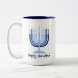 Taza Bicolor La Menorah Moderna Diseñó Hanukkah Mug<br><div class="desc">Menorah de diseño moderno con "Happy Hanukkah" en 15oz Mug. Impresión de dos caras con menorah de fondo. Apto para lavavajillas</div>