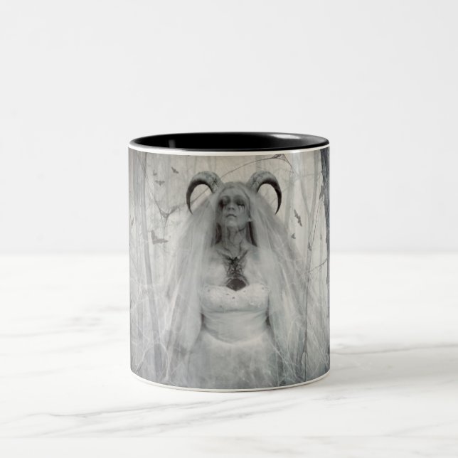 Taza Bicolor La resurrección de Bathory (Centro)