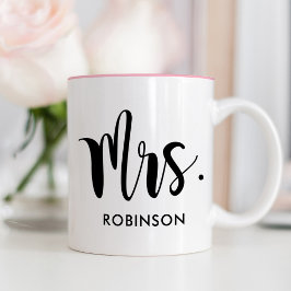 Taza Bicolor La Sra. Black Modern Script Custom Wedding