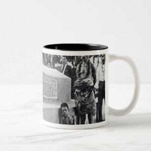 Taza Bicolor La tumba de Tusitala
