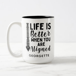 Taza Bicolor La vida quiropráctica es mejor cuando se alinea co