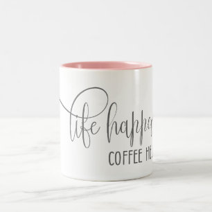 Taza Bicolor La vida sucede el café ayuda