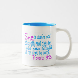 Taza Bicolor La visten con fuerza y dignidad