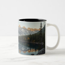 Lago Snowy Mountain Scenic