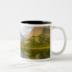 Taza Bicolor Lago Swiftcurrent con el hotel Many Glacier y