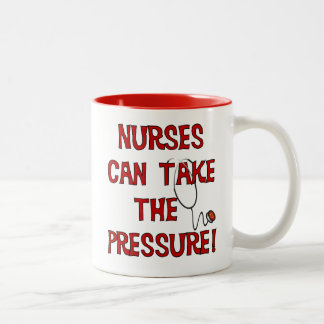 Taza Bicolor Las enfermeras pueden tomar la presión