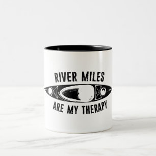 Taza Bicolor Las millas fluviales son mi terapia en kayak