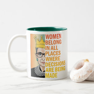 Taza Bicolor Las mujeres pertenecen a todos los lugares donde l