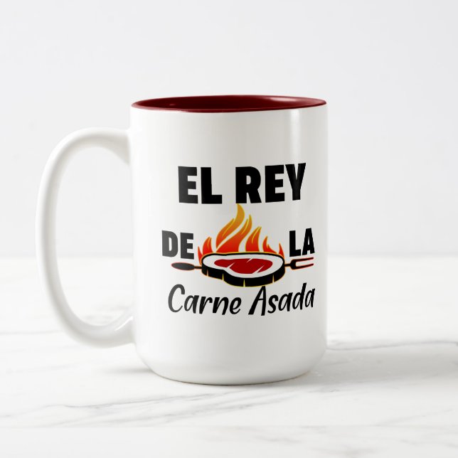 Taza Bicolor Latino Dad El Rey de la Carne Asada  (Izquierda)