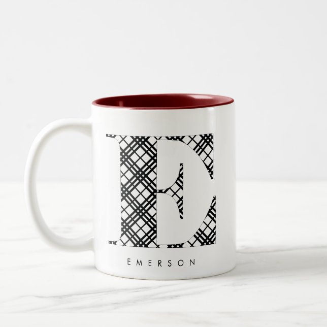 Taza Bicolor Letra negra y blanca cuadrada E (Izquierda)