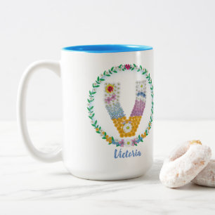 Taza Bicolor Letras florales iniciales "V" con nombre personali