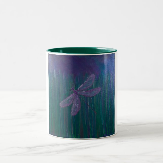 Taza Bicolor Libélula violeta del reflejo (Centro)