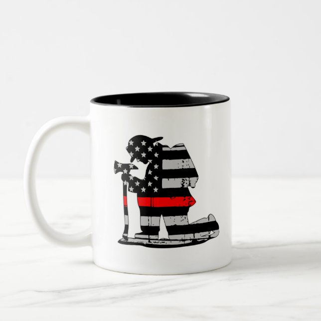 Taza Bicolor Línea roja del bombero del arrodillamiento (Izquierda)