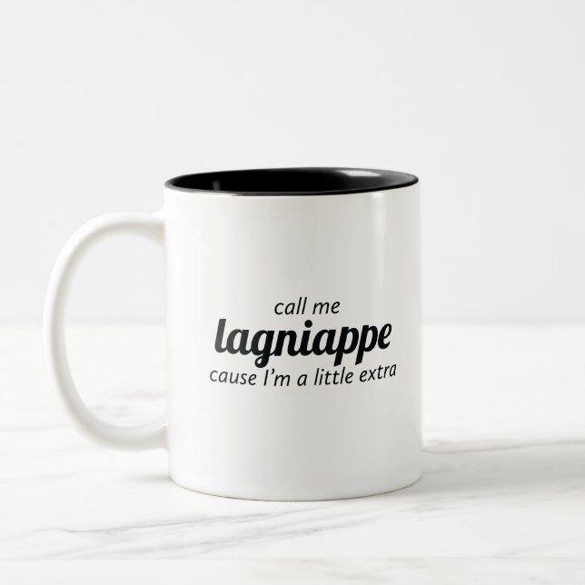 Taza Bicolor Llámeme Lagniappe (Izquierda)