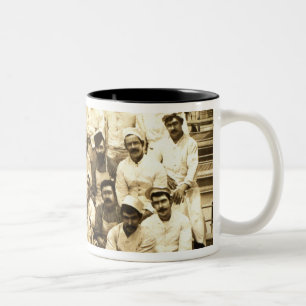 Taza Bicolor Los cocineros de la nave a bordo del R.M.S.