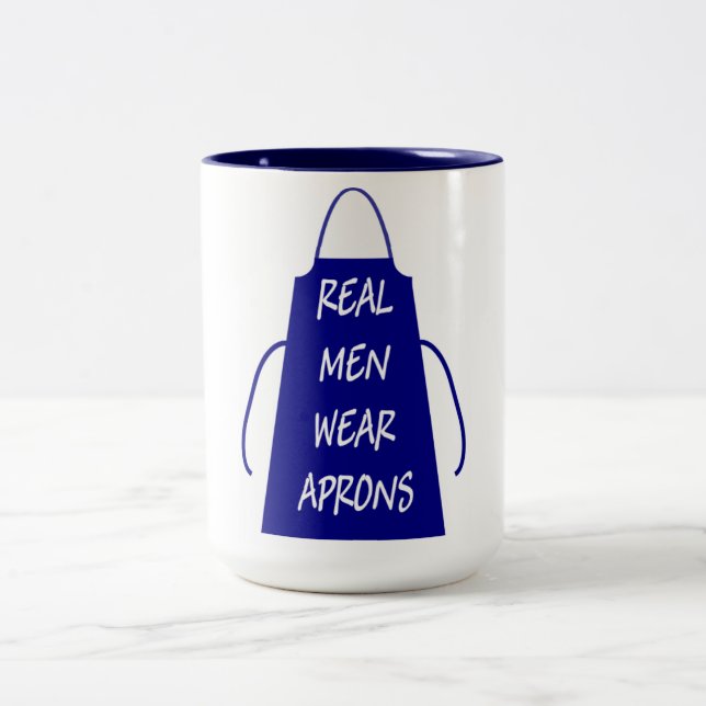 Taza Bicolor Los Hombres Reales Usan Aprones (Azul) (Centro)