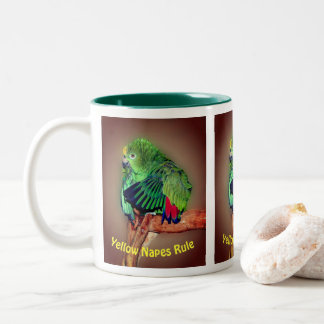 Taza Bicolor Los loros de Amazonía amarilla adornan la regla