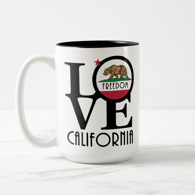 Taza Bicolor LOVE Freedom California 15oz (Izquierda)