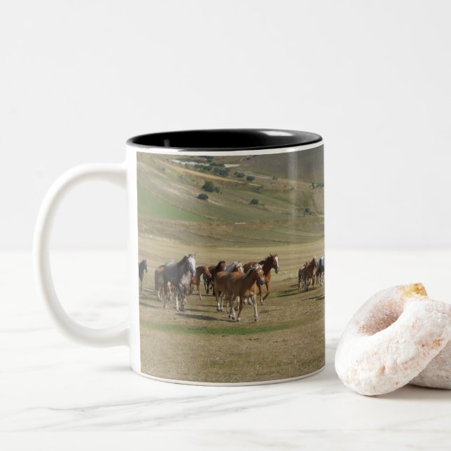 Taza Bicolor Manada de Caballos (Con donut)