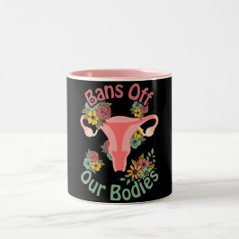 Taza Bicolor Manos Fuera de Nuestros Cuerpos