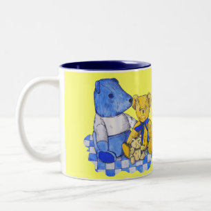 Taza Bicolor mantel azul con tres viejos teddies