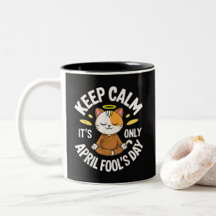 Taza Bicolor Mantén la calma, es solo el día de los inocentes