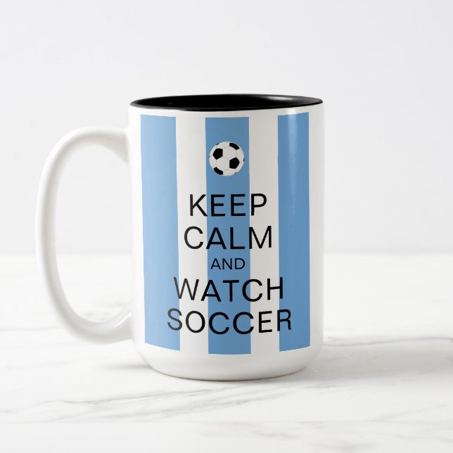 Taza Bicolor Mantén la calma y observa a los futbolistas argent (Izquierda)