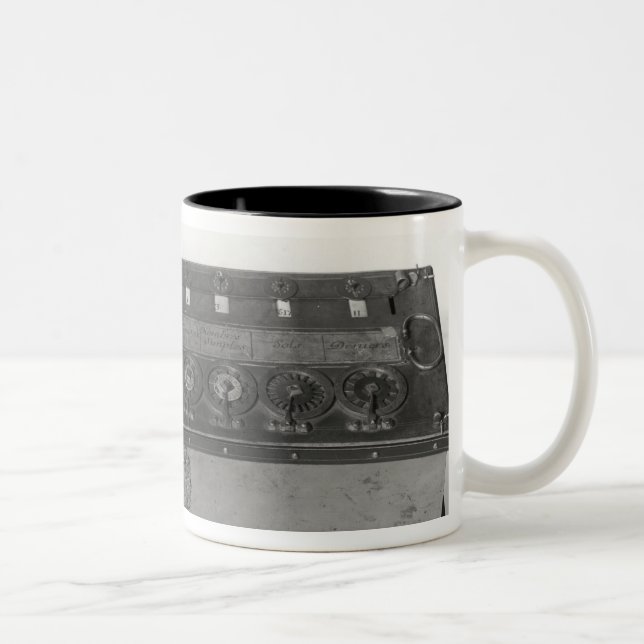 Taza Bicolor Máquina calculadora inventada (Derecha)