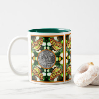 Taza Bicolor Marco de posología de mariposa verde crea tu propi