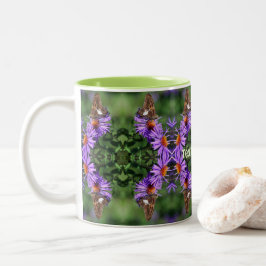 Taza Bicolor Mariposa En Un Resumen De Flor Aster Personalizado