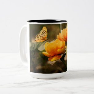 Taza Bicolor Mariposa y flores naranjas