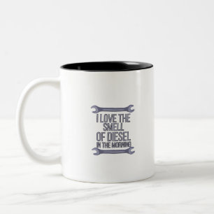 Taza Bicolor Me encanta el olor del diesel en la mañana