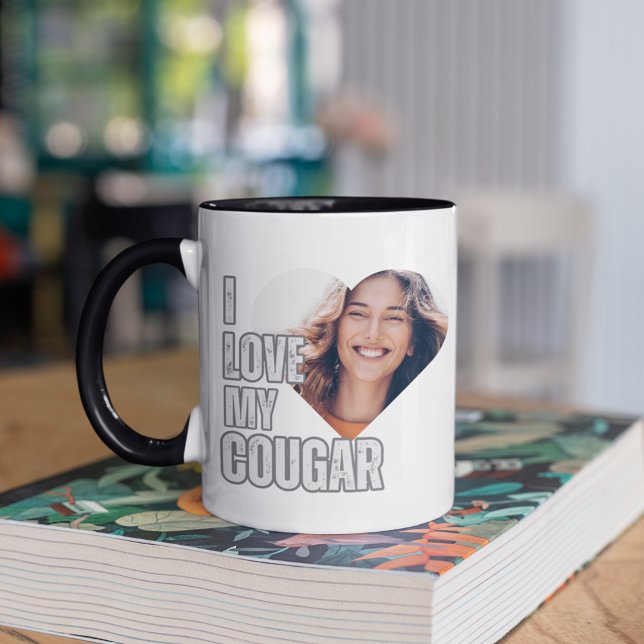 Taza Bicolor Me Encanta Mi Regalo Cougar Girlfriend Boyfriend (I Love My Cougar Girlfriend Boyfriend Gift Two-Tone Coffee Mug)