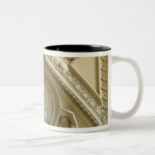Taza Bicolor Medallón que representa el bautismo de Constantina