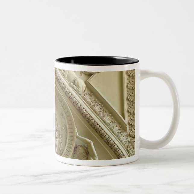 Taza Bicolor Medallón que representa el bautismo de Constantina (Derecha)