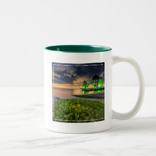 Taza Bicolor Melaka durante la puesta del sol el Masjid Selat