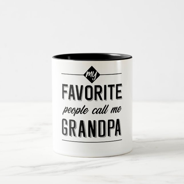 Taza Bicolor Mi gente favorita me llama abuelo (Centro)