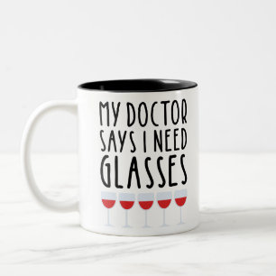 Taza Bicolor Mi médico dice que necesito gafas