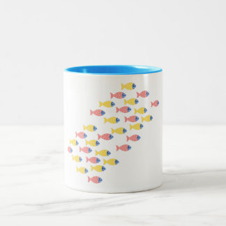 Taza Bicolor Migración de peces coloridos