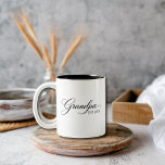 Taza Bicolor Minimalist Grandpa – Elegant Script Gift<br><div class="desc">Celebrate Grandpa with a stylish and meaningful mug. This elegant coffee mug features a beautiful handwritten “Grandpa” calligraphy design with “EST 2017”, symbolizing the year he became a proud grandfather. The minimalist script style gives it a timeless and classy look that fits any kitchen or coffee table. Perfect as a...</div>
