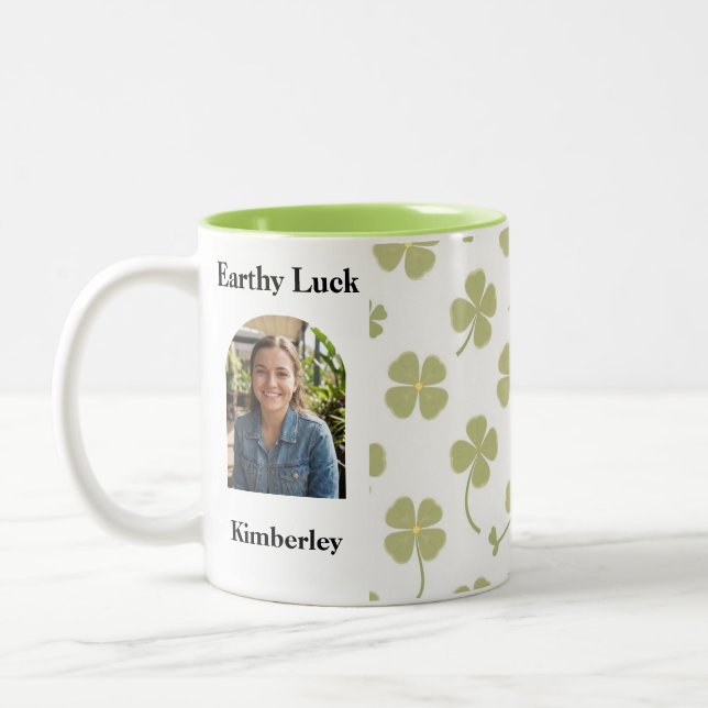 Taza Bicolor Minimalist Shamrock Lucky Charm Aesthetic (Izquierda)