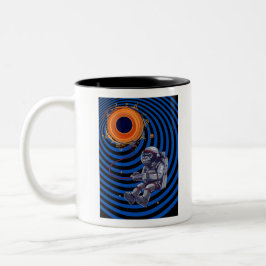 Taza Bicolor mono en el espacio volando