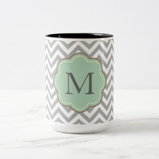 Taza Bicolor Monograma de Chevron Gris
