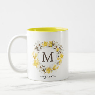 Taza Bicolor Monograma de Wreath de Magnolia Amarilla