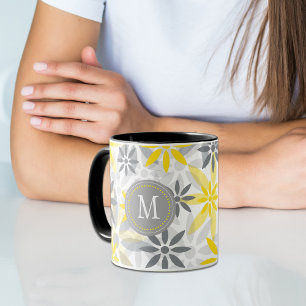 Taza Bicolor Monograma gráfico de flores grises amarillas
