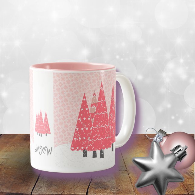 Taza Bicolor Monograma moderno de árboles de Navidad rosados (Subido por el creador)