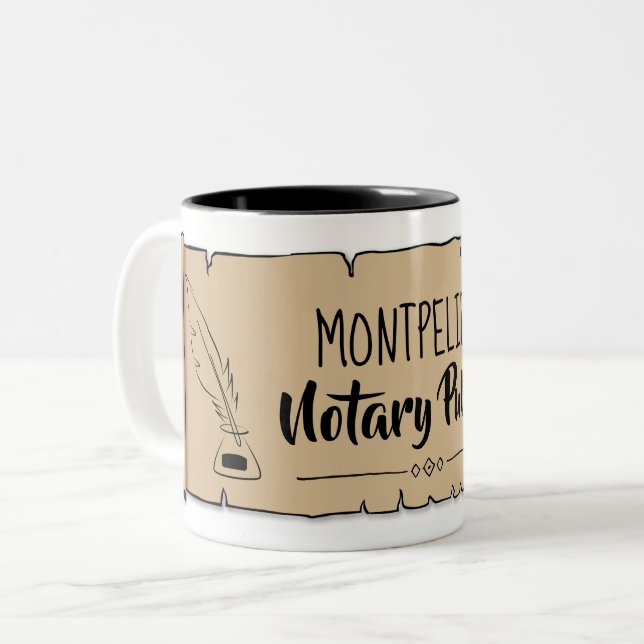 Taza Bicolor Montpelier Notary Public Scroather Feather Quill (Anverso izquierdo)