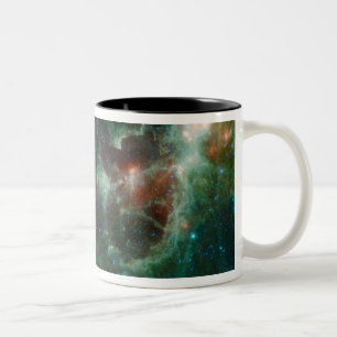 Taza Bicolor Mosaico infrarrojo de la nebulosa Corazón y Alma