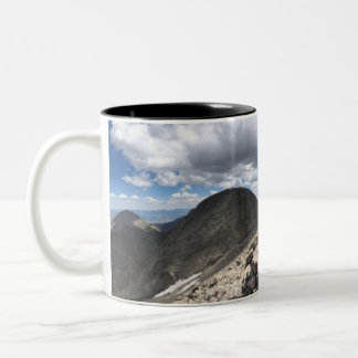 Taza Bicolor Mountain Mug - punto Challenger
